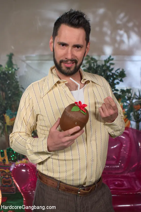 Kink 'キンクフラミンゴ：予告編の公園のゴミ箱は、5人の熱狂的な男達によって強姦されました！' 主演 Draven Star (写真 5)