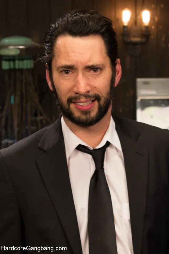 Dylan Ryan en 'La fantasía de gangbang más depravada de Dylan Ryan' from 'Kink' (foto 4) Kink 'La fantasía de gangbang más depravada de Dylan Ryan' protagonizando Dylan Ryan (foto 4)