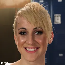 Dylan Ryan en Fantasía en el vestuario (foto 11) Dylan Ryan en 'Kink' Fantasía en el vestuario (Miniatura 11)