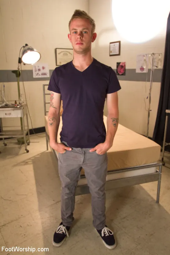 Kink 'Enfermeras traviesas de pies: Primera parte' protagonizando Dylan Ryan (foto 12)