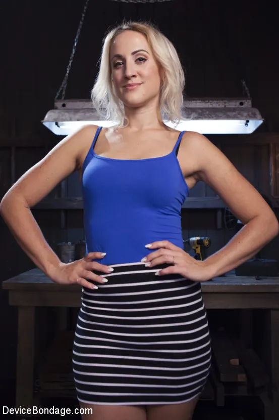 Dylan Ryan en 'Asalto de coño' from 'Kink' (foto 2) Kink 'Asalto de coño' protagonizando Dylan Ryan (foto 2)