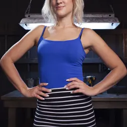 Dylan Ryan en Asalto de coño (foto 2) Dylan Ryan en 'Kink' Asalto de coño (Miniatura 2)