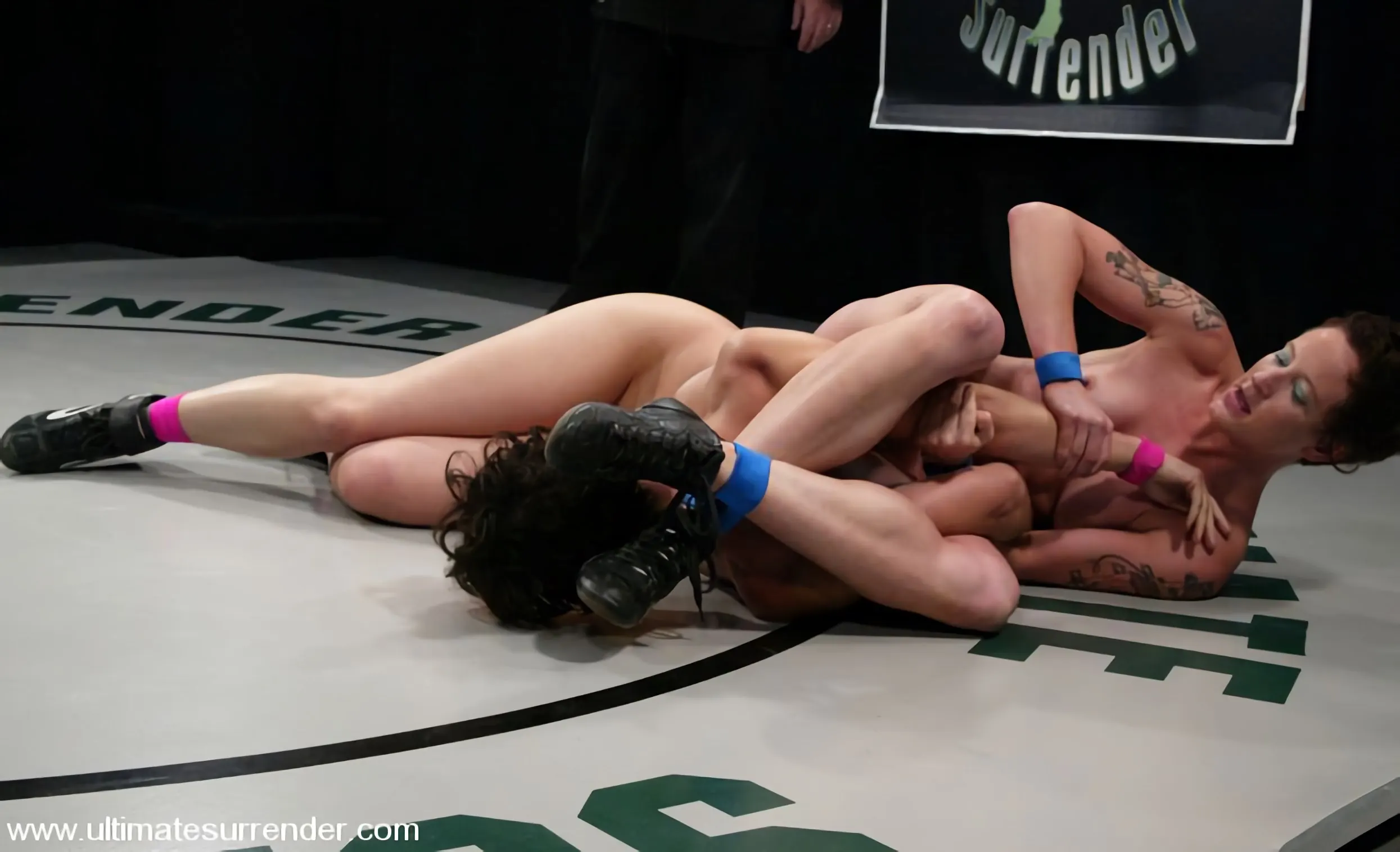 Kink 'El titán (0-0) vs. el pirata (1-0)' protagonizando Dylan Ryan (foto 9)