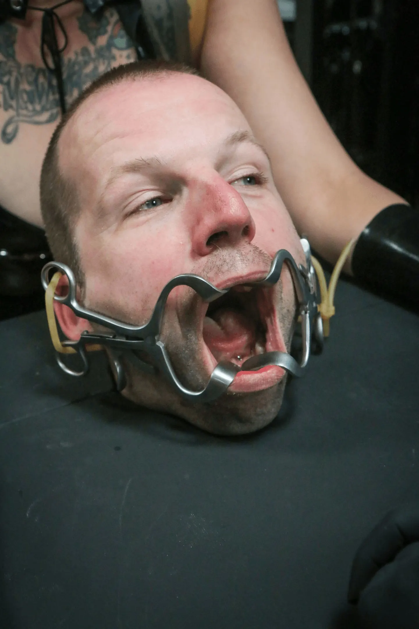 Kink 'Caja de perras' protagonizando Eden Alexander (foto 5)