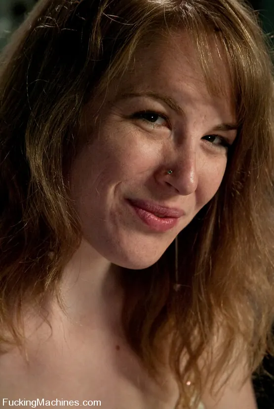 Kink 'VIERNES DE CHICAS AMATEUR Eden' protagonizando Eden Fairsea (foto 7)