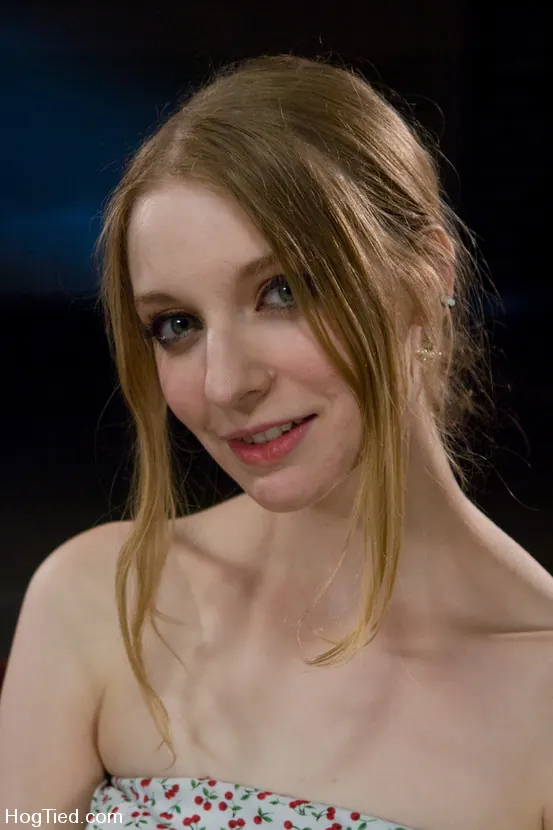 Kink 'アマチュアキャスティングソファ：エラダーリン' 主演 Ela Darling (写真 2)