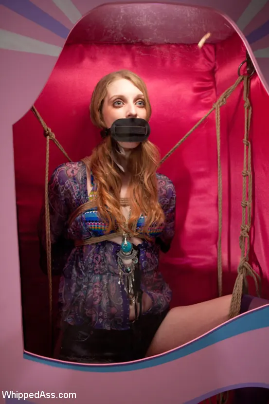 Ela Darling に 'Haight Street Whore' from 'Kink' (写真 9) Kink 'Haight Street Whore' 主演 Ela Darling (写真 9)