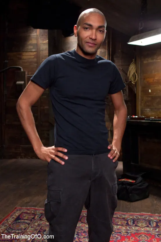 Kink 'Entrenada para follar con todos los agujeros llenos' protagonizando Ela Darling (foto 18)