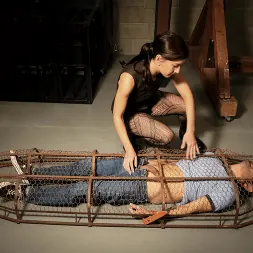 Elise Graves en 'Kink' Una jaula dorada (Miniatura 12)