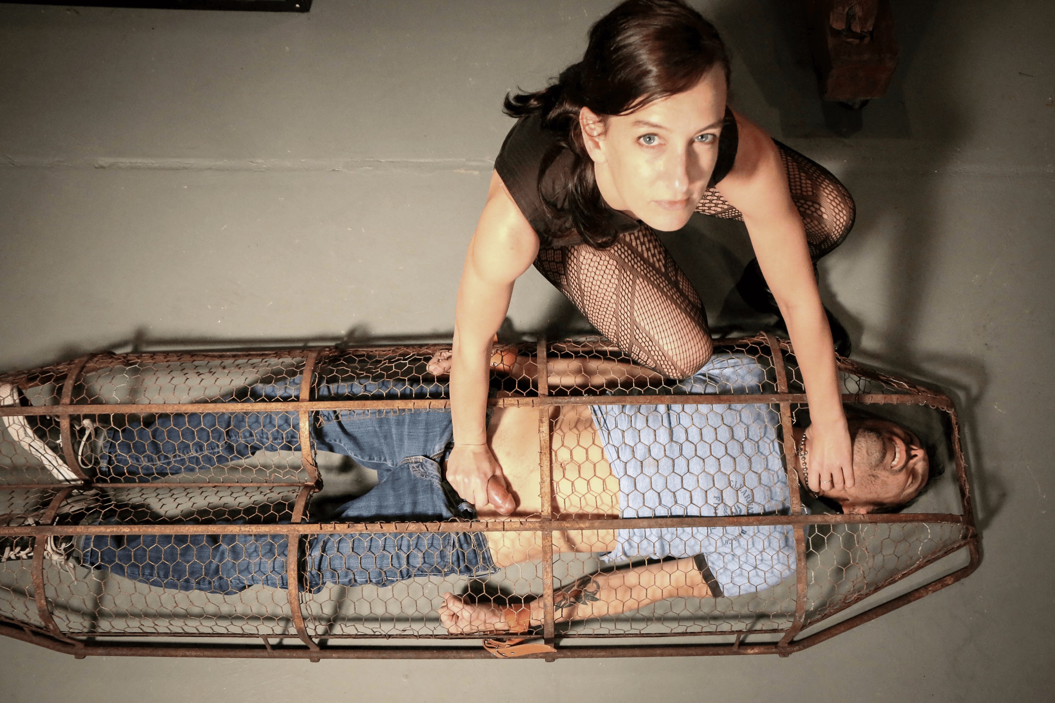 Kink 'A Gilded Cage' starring Elise Graves (Photo 14)