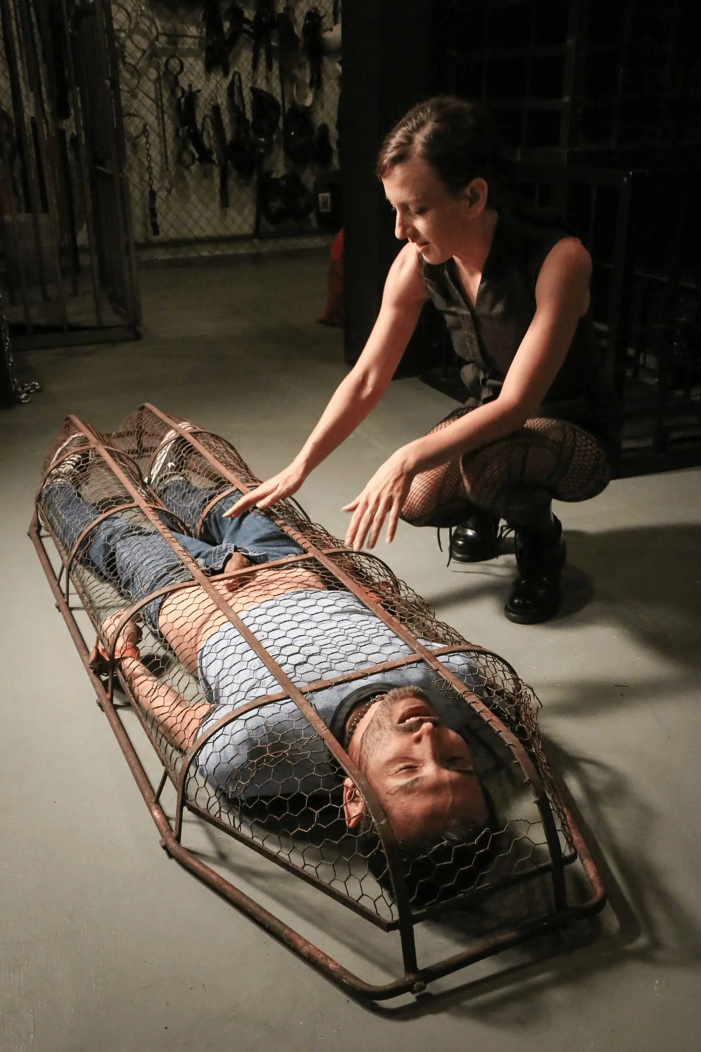 Kink 'Una jaula dorada' protagonizando Elise Graves (foto 15)