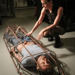 Elise Graves en 'Kink' Una jaula dorada (Miniatura 15)