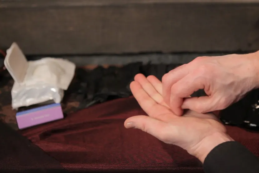 Kink 'Digitación con los dedos y dominio del punto G - Presentado por Danarama' protagonizando Elise Graves (foto 1)