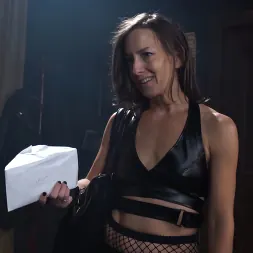 Elise Graves in 'Kink' Going for the Gold (Thumbnail 2)