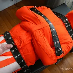 Elise Graves in 'Kink' Squeeze an Orange (Thumbnail 20)