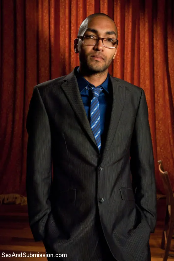 Kink 'El burdel' protagonizando Elise Graves (foto 10)