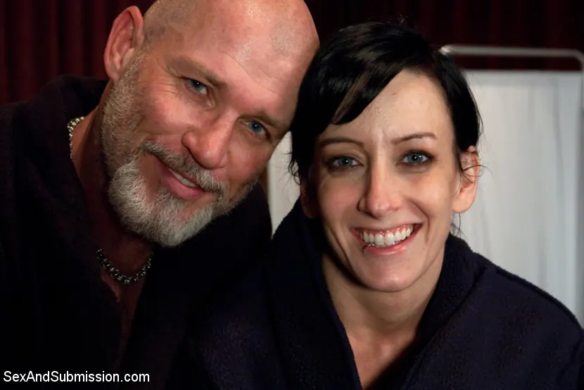 Kink 'El burdel' protagonizando Elise Graves (foto 18)