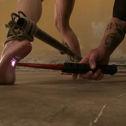 Elise Graves en 'Kink' ¡ADVERTENCIA! Tormento extremo y orgasmos alucinantes (Miniatura 11)