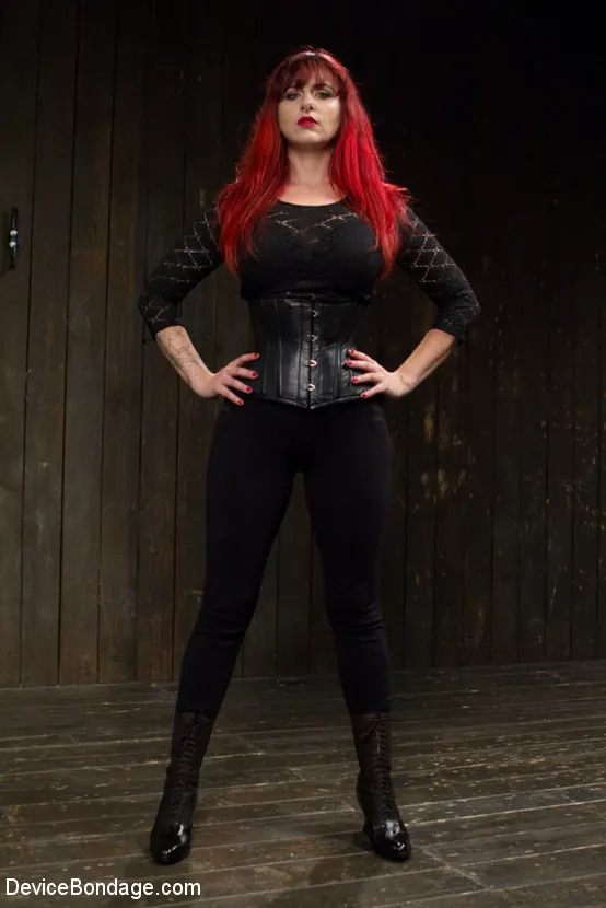 Kink 'Tara Lynn Foxx - Programa en vivo completo y editado' protagonizando Elizabeth Thorn (foto 8)