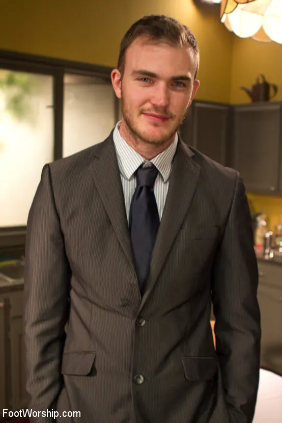 Kink '激しいブロンドの足の仕事' 主演 Ella Nova (写真 2)