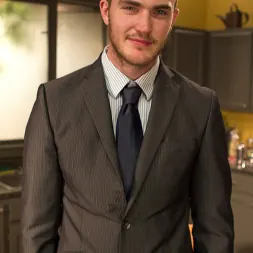 Ella Nova に 'Kink' 激しいブロンドの足の仕事 (サムネイル 2)