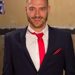 Ella Nova に 'Kink' アメリカ人はもう一度やります！ (サムネイル 4)