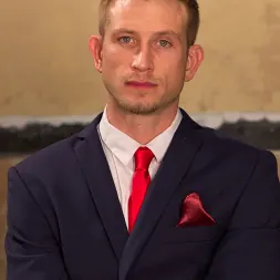 Ella Nova に 'Kink' アメリカ人はもう一度やります！ (サムネイル 5)