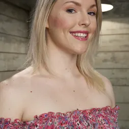 Ella Nova に 'Kink' 初心者の女の痴女、一日のトレーニング (サムネイル 5)