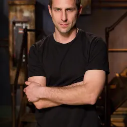 Ella Nova に 'Kink' 縛られて激しくファック (サムネイル 1)