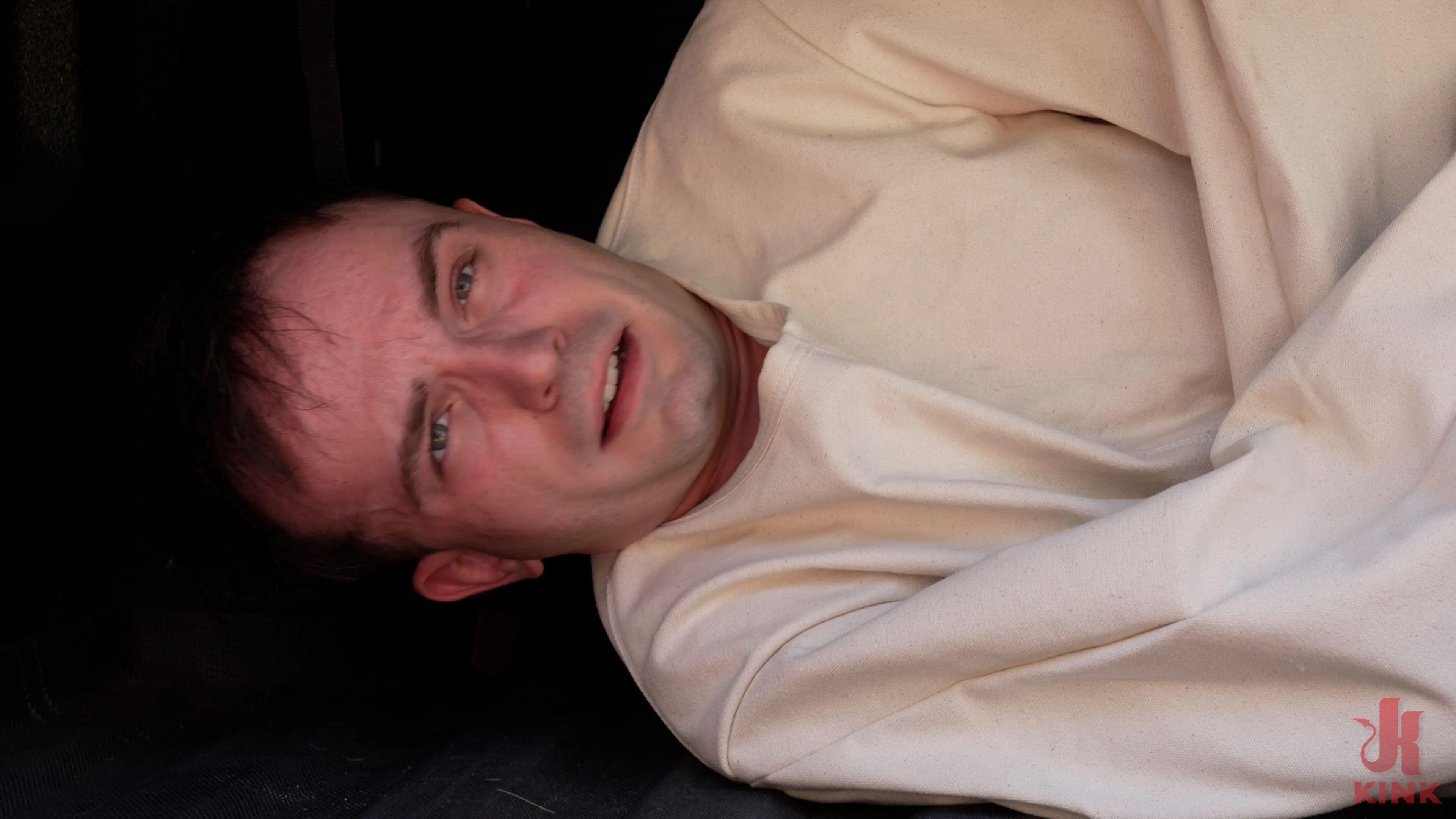 Kink 'Engañado' protagonizando Eris Jolie (foto 3)