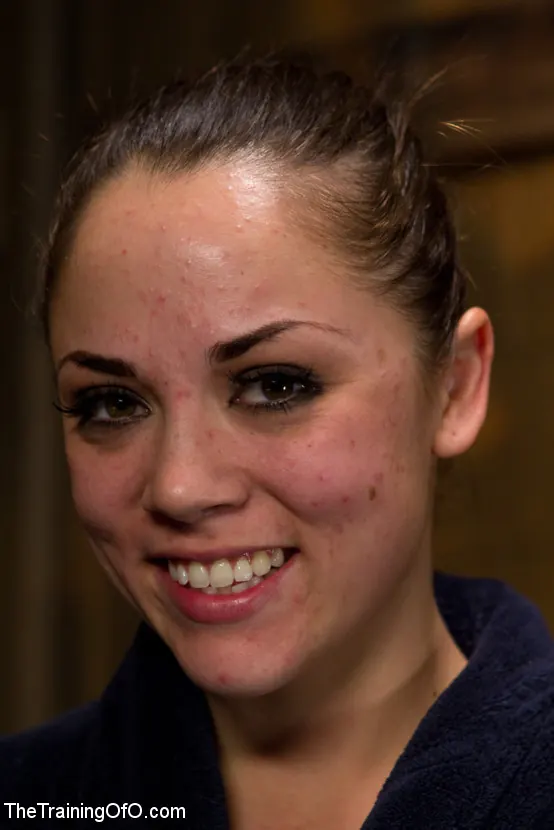 Kink 'Day 2' protagonizando Evilyn Fierce (foto 9)