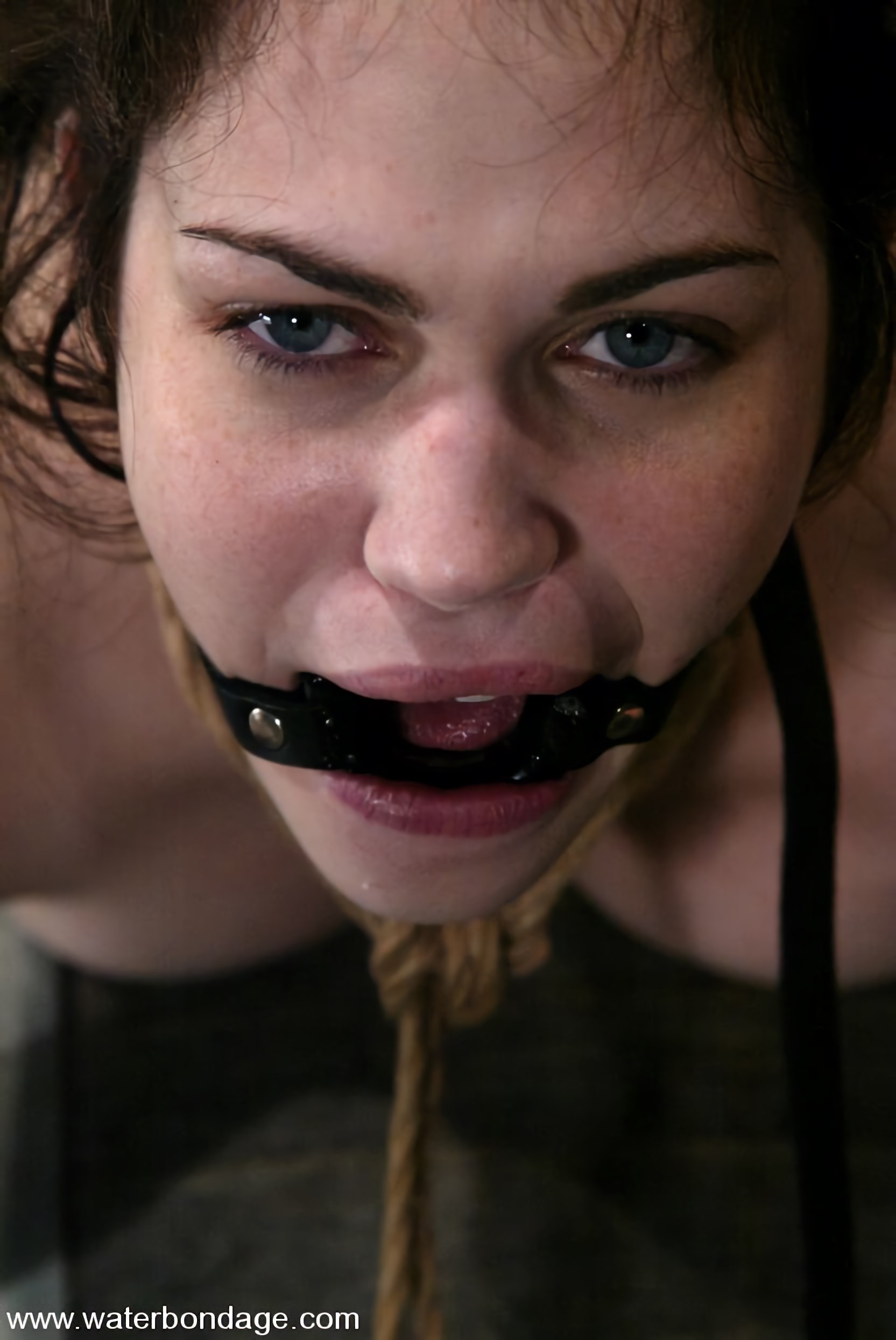 Kink 'オオカミの蓮と信仰のレオン' 主演 Faith Leon (写真 7)
