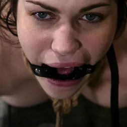 Faith Leon に オオカミの蓮と信仰のレオン (写真 7) Faith Leon に 'Kink' オオカミの蓮と信仰のレオン (サムネイル 7)