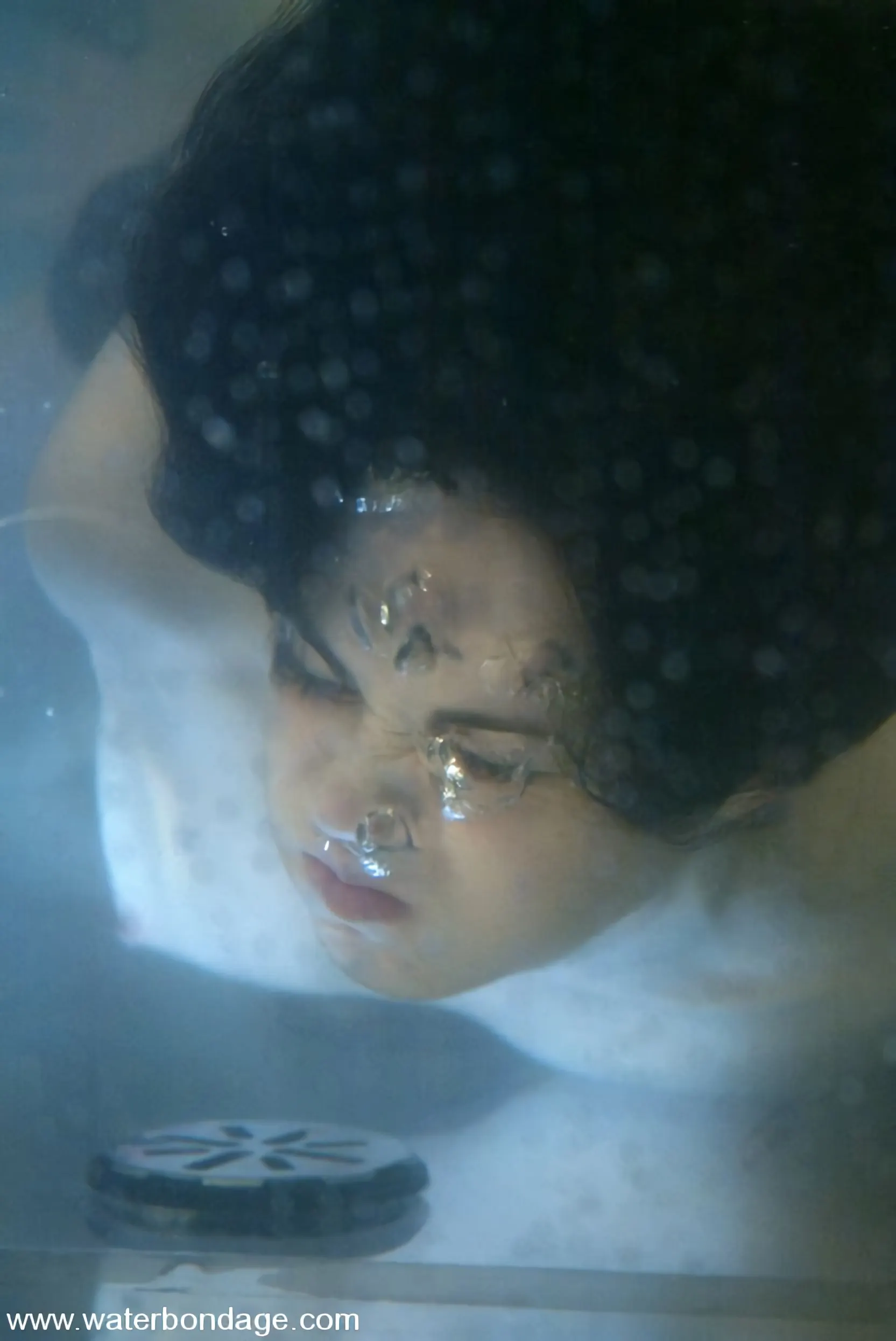 Kink 'オオカミの蓮と信仰のレオン' 主演 Faith Leon (写真 15)