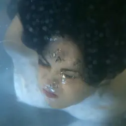 Faith Leon に オオカミの蓮と信仰のレオン (写真 15) Faith Leon に 'Kink' オオカミの蓮と信仰のレオン (サムネイル 15)