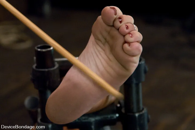 Kink 'Big titted MILF helpless and squirting.' starring Felony (Photo 11)