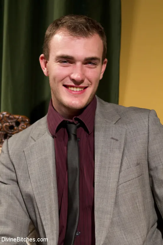 Francesca Le に 'Francesca Leの誕生日Cuckold' from 'Kink' (写真 2) Kink 'Francesca Leの誕生日Cuckold' 主演 Francesca Le (写真 2)