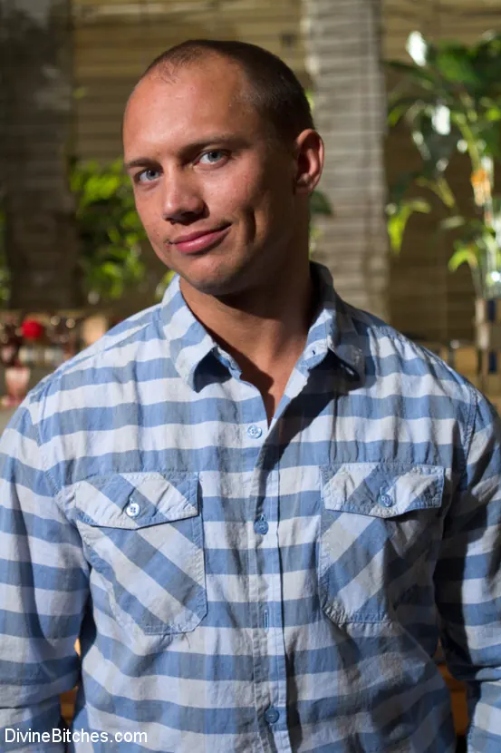 Francesca Le に '女史フランシスコ・ル' from 'Kink' (写真 13) Kink '女史フランシスコ・ル' 主演 Francesca Le (写真 13)