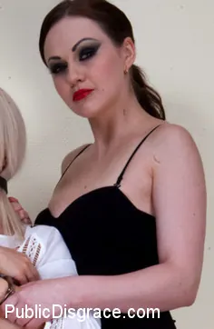 Melanie に 'ゴージャスな売春婦メラニー・サービス公開恥辱' from 'Kink' (写真 22) Kink 'ゴージャスな売春婦メラニー・サービス公開恥辱' 主演 Melanie (写真 22)