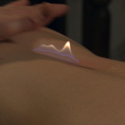 Freya French に 'Kink' バイオレットワンド電気プレイ (サムネイル 23)