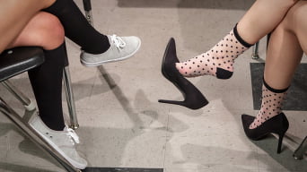 Gabriella Paltrova en 'Intensa adoración de pies lésbicos y sexo lésbico mixto pervertido.'