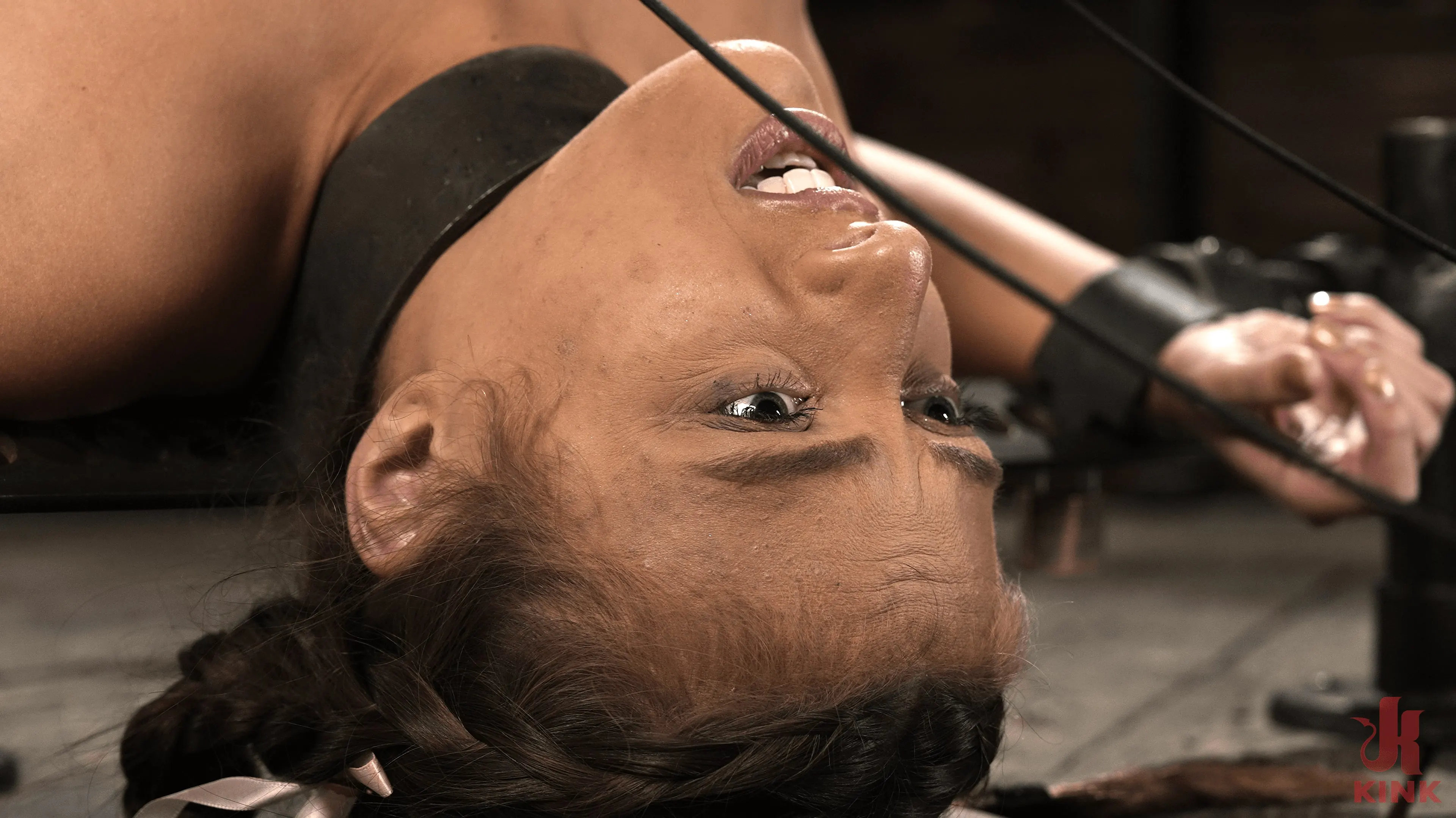 Kink 'Gia Derza: se adapta como un guante' protagonizando Gia Derza (foto 18)