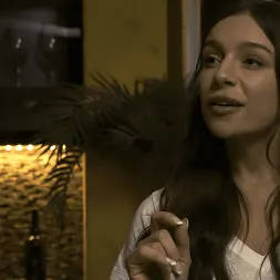 Gia Derza en 'Kink' Amor contaminado, episodio 6: El súcubo (Miniatura 2)