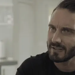 Gia Derza en 'Kink' Amor contaminado, episodio 6: El súcubo (Miniatura 5)