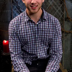 Gia DiMarco en 'Kink' ¡Esclavo de 18 años masticado y escupido por dos ninfas femdom CALIENTES! (Miniatura 9)