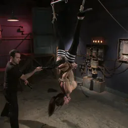 Gia DiMarco en 'Kink' - Tied Tight and Fucked Hard (Miniatura 3)