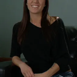 Gia DiMarco en 'Kink' gets Double Penetrated at a Public Bar (Miniatura 12)