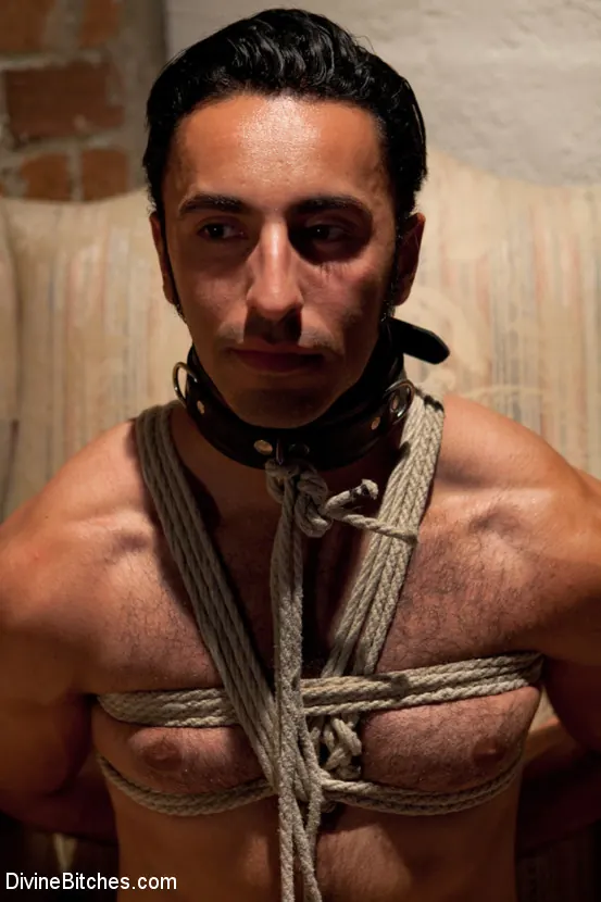 Kink '¡La señorita Madeline pone los cuernos a su novio con una mujer!' protagonizando Gia DiMarco (foto 8)