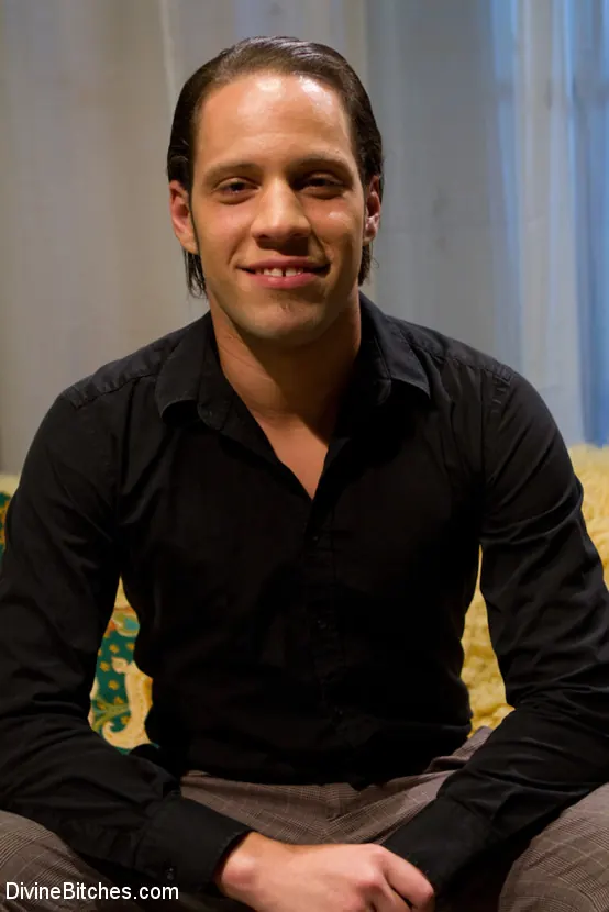 Kink 'El marido cornudo y cariñoso de la señora Dimarco' protagonizando Gia DiMarco (foto 1)