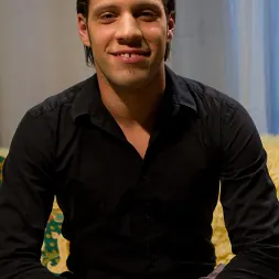 Gia DiMarco en 'Kink' El marido cornudo y cariñoso de la señora Dimarco (Miniatura 1)